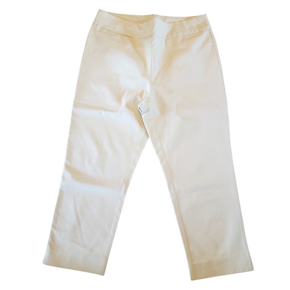Chico's 2.5 So Slimming Pants Khaki Pants Chino Pull On Taper Leg Stretch NWOT - Picture 1 of 6